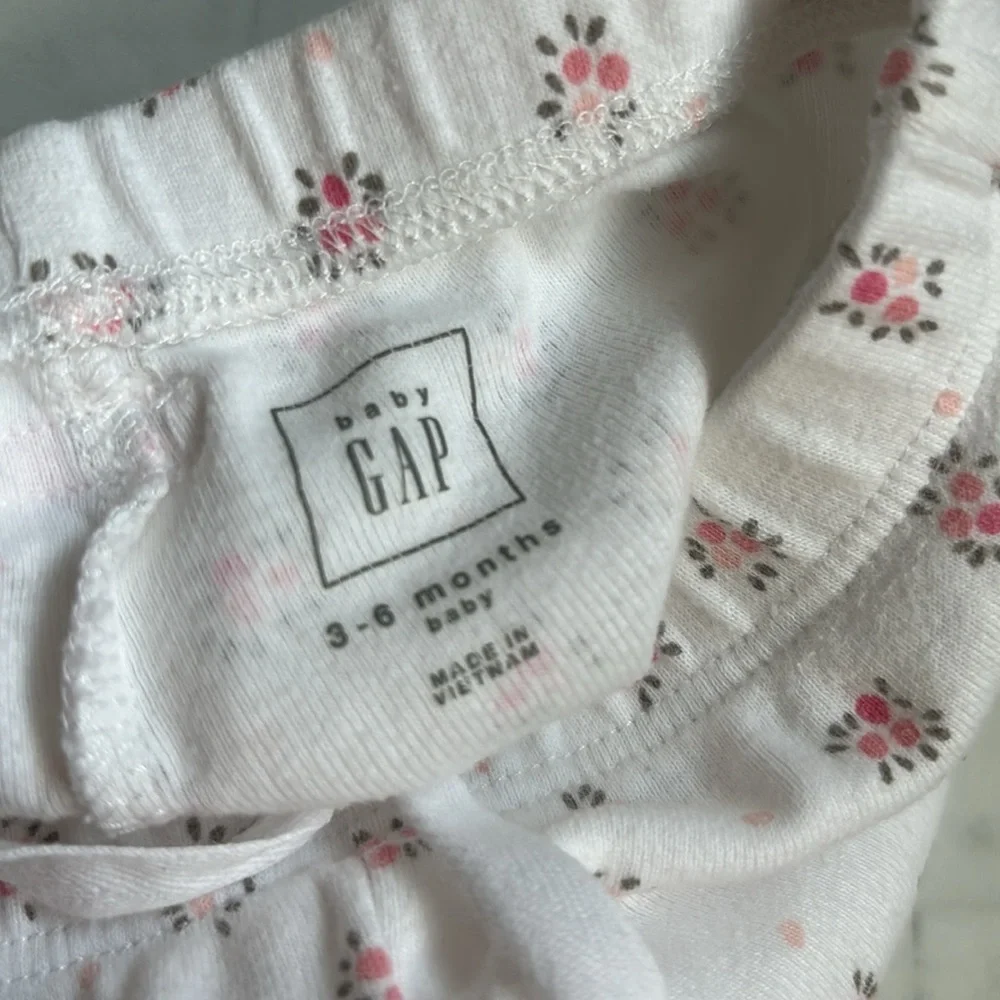 Baby Gap 2-Piece Kimono Style Floral Footed PJ Set